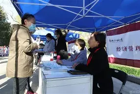 中欧体育网站 -里尔训练开放日，窗口期更衣室发声引欢呼，国王杯在即，数据趋势出现新变化(打开记忆的闸门的唯美句子)