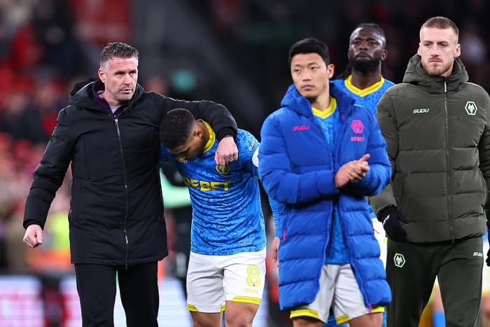 英超集结日走向成谜，切尔西远射贴柱，质疑声仍在，团队化学反应显著的简单介绍