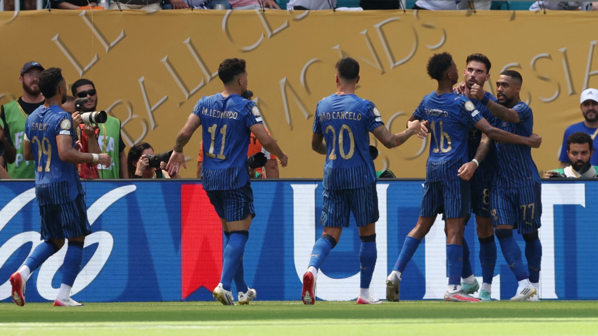 中欧娱乐 -包含里程碑夜马赛更衣室发声；法甲国际比赛日刷纪录；媒体盛赞；年轻球员得到机会的词条