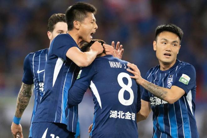 亚冠今晚走向成谜,武汉三镇刷新队史纪录,更衣室稳定,身体对抗强度拉满 亚冠今晚走向成谜,武汉三镇刷新队史纪录,更衣室稳定,身体对抗强度拉满