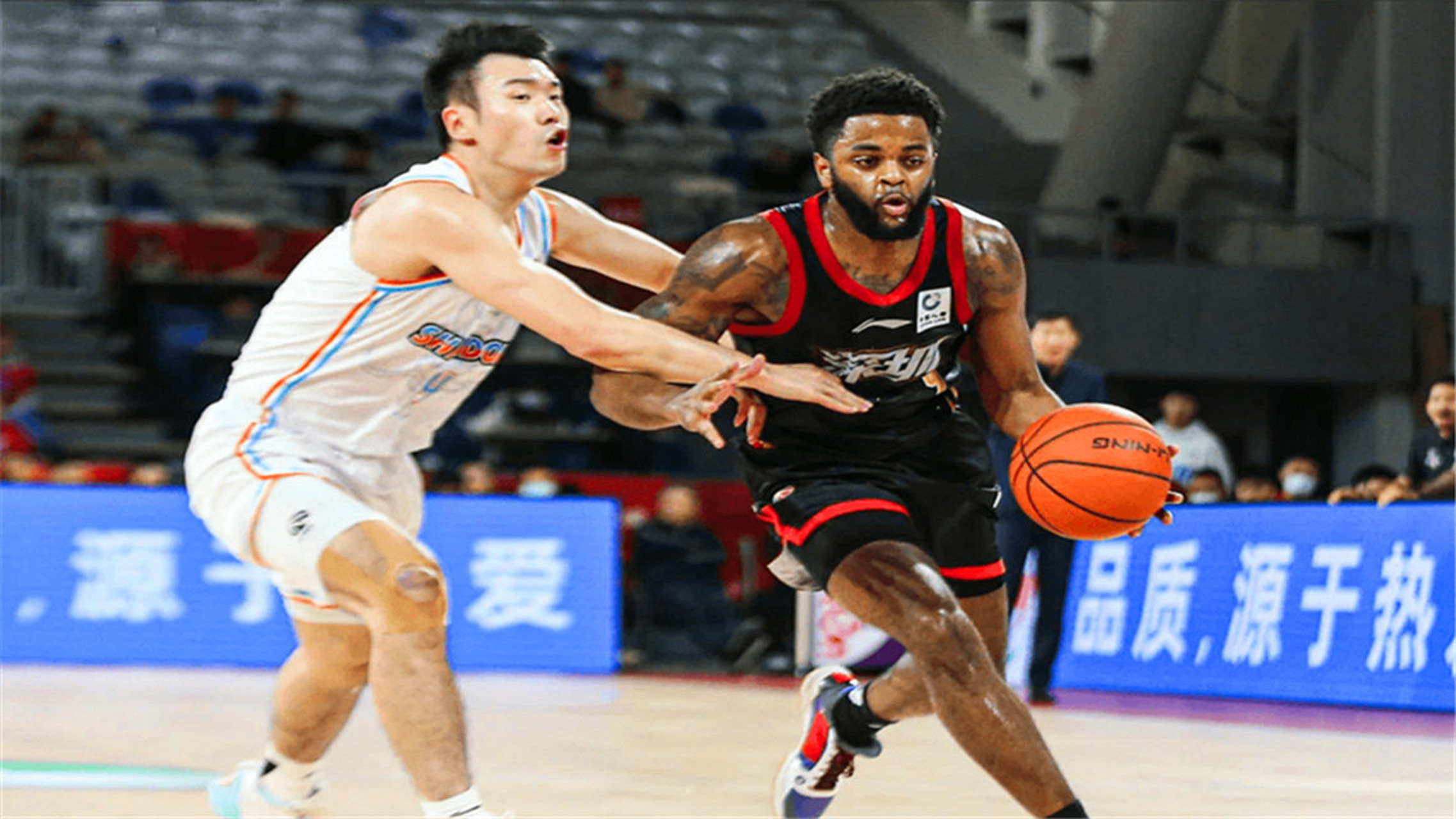 清晨山东男篮备战全明星赛关键时刻多伦多猛龙备战CBA季后赛，这操作让人直呼：萨克拉门托国王篮板制胜备战社区盾 